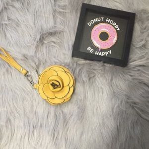 💟3/$10 Rosette wristlet